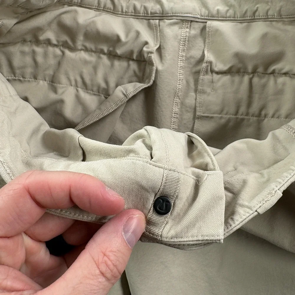 Lululemon ABC Pants Mens 32x30 Beige Chino Slim Tapered Stretch Tech Golf